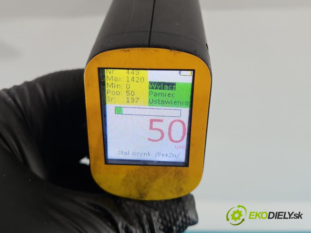 Skoda Kamiq 1.0 TSI 110 hp automatic 81 kW 999 cm3 5- dveře přední pravé  (Klika dveří ostatní)