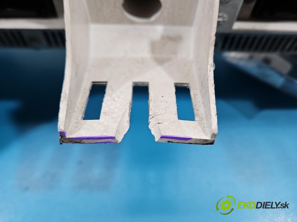 Mercedes A W168 1997-2004 1.6 102 HP manual 75 kW 1598 cm3 5- prístrojovka/ budíky A1685404011 (Prístrojová doska)