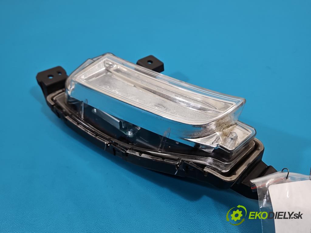 Suzuki Vitara II 2015- 1.6 16V 120 hp manual 88 kW 1586 cm3 5- Světlo provozu denně pravé