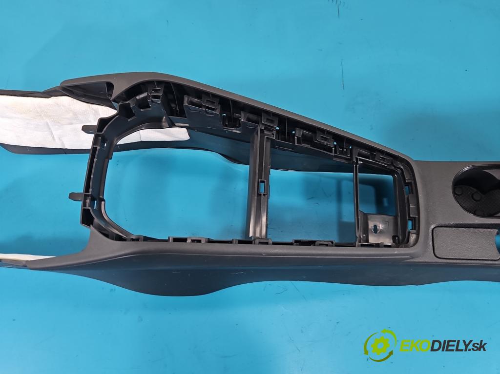 Skoda Kamiq 1.0 TSI 110 HP automatic 81 kW 999 cm3 5- operadlo  (Lakťová opierka)