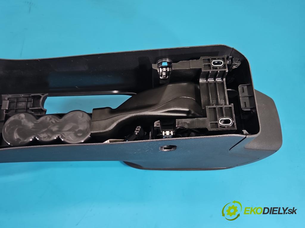 Skoda Kamiq 1.0 TSI 110 HP automatic 81 kW 999 cm3 5- operadlo  (Lakťová opierka)