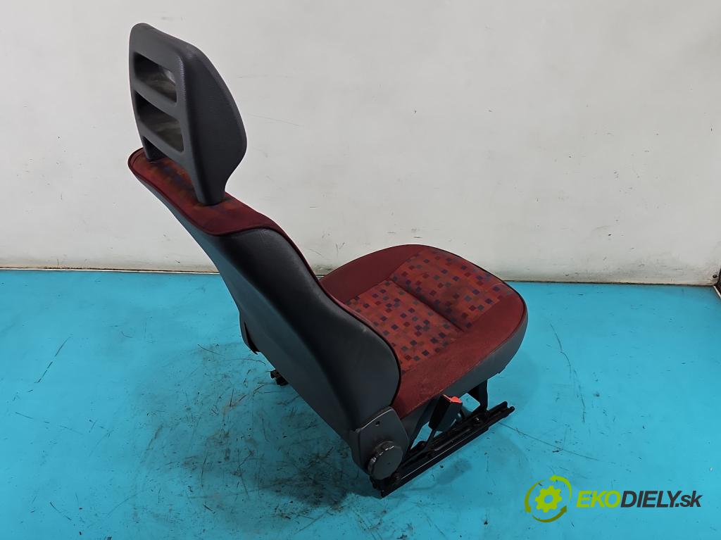 Fiat Seicento 0.9 39 hp manual 29 kW 899 cm3 3- Sedadlo levý  (Sedadlo)