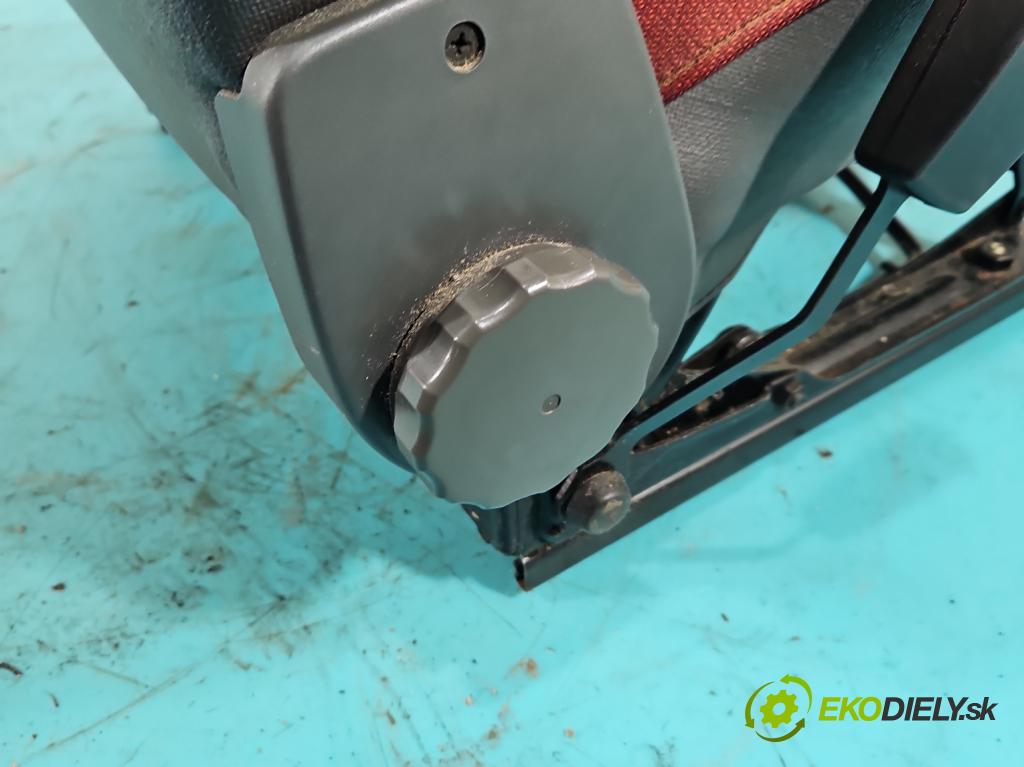 Fiat Seicento 0.9 39 hp manual 29 kW 899 cm3 3- Sedadlo levý  (Sedadlo)