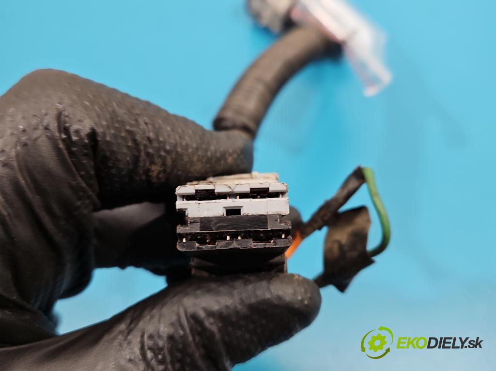 Renault Master II 1998-2010 2.5 dci 120 HP manual 88 kW 2464 cm3 4- Spínačka  (Spínacia skrinka)