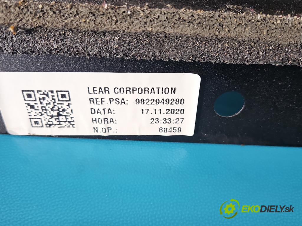 Toyota Proace City 1.5 D4D 131 hp automatic 96 kW 1499 cm3 5- Stěna: přepážka 9822949280 (Interiér ostatní)