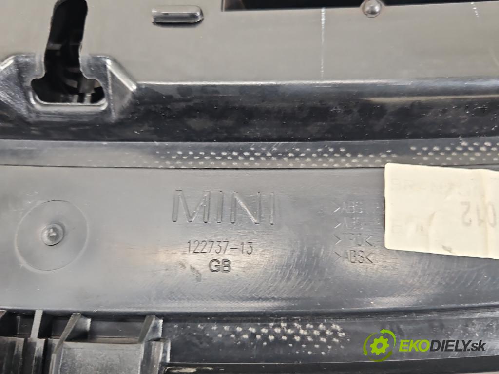Mini One II 2006-2013 1.4 16V 95 HP manual 70 kW 1397 cm3 3- kokpit,pristrojová doska rozdeľovacia