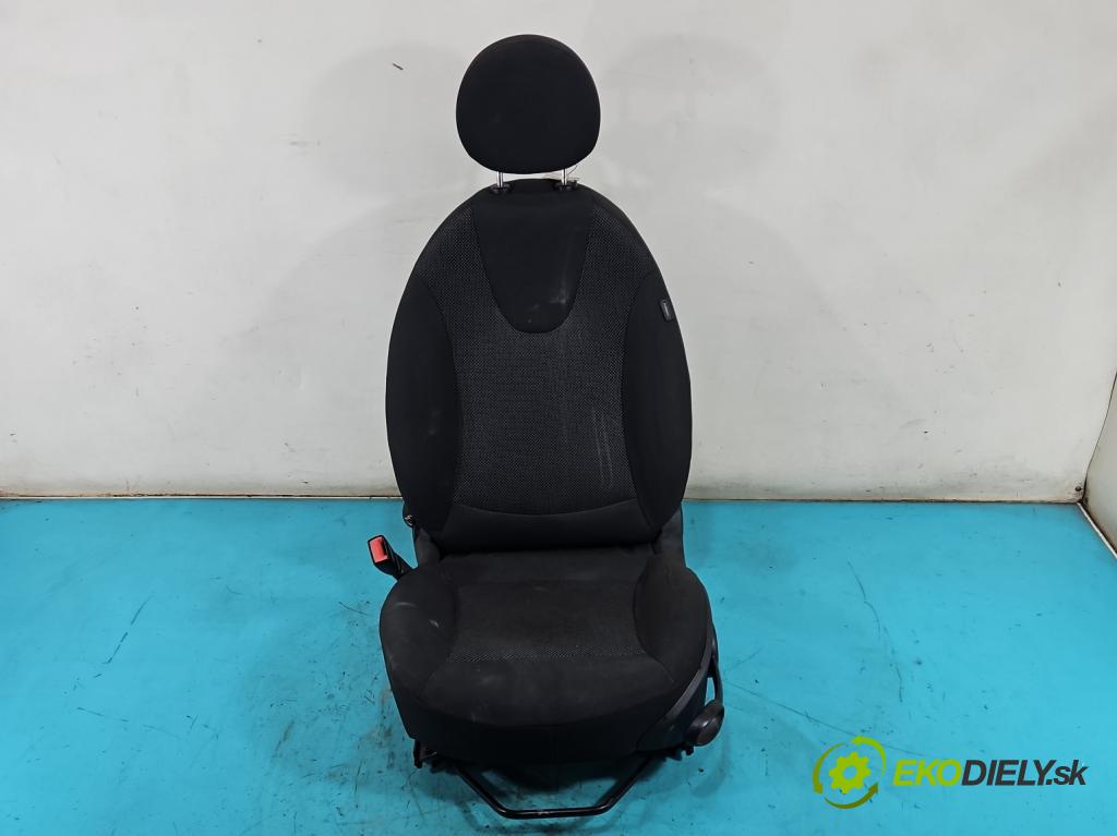 Mini One II 2006-2013 1.4 16V 95 HP manual 70 kW 1397 cm3 3- Sedačka ľavý  (Sedadlo)