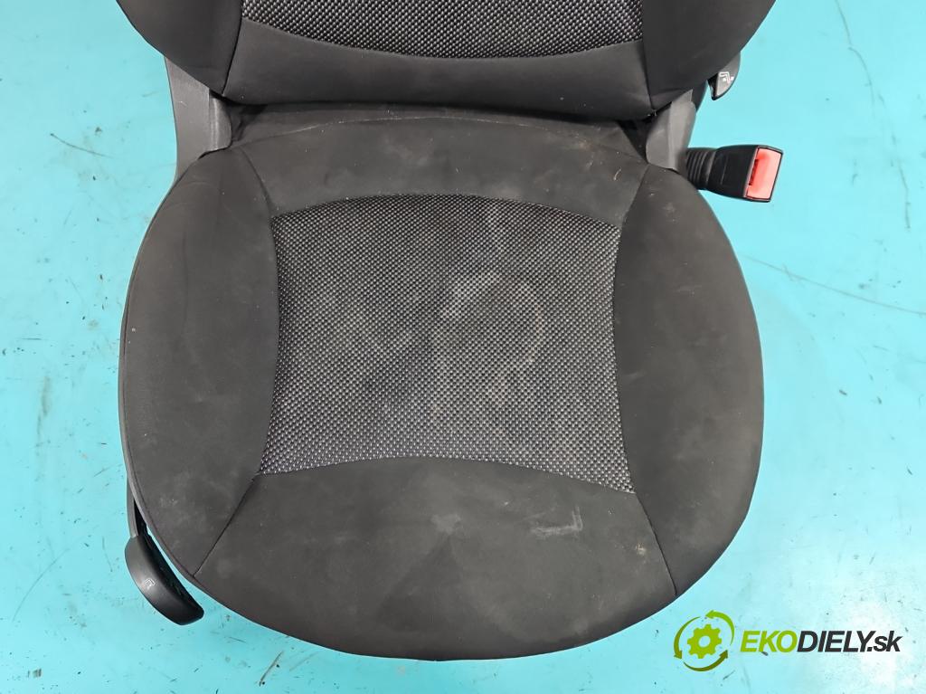 Mini One II 2006-2013 1.4 16V 95 hp manual 70 kW 1397 cm3 3- Sedadlo pravý  (Sedadlo)