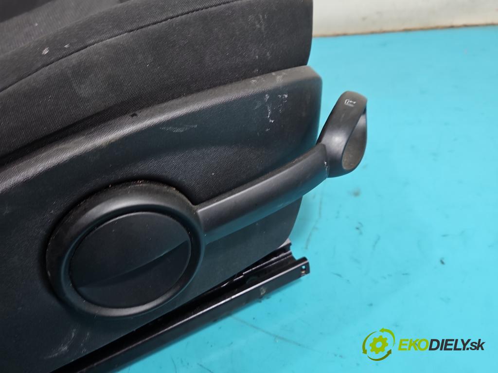 Mini One II 2006-2013 1.4 16V 95 hp manual 70 kW 1397 cm3 3- Sedadlo pravý  (Sedadlo)