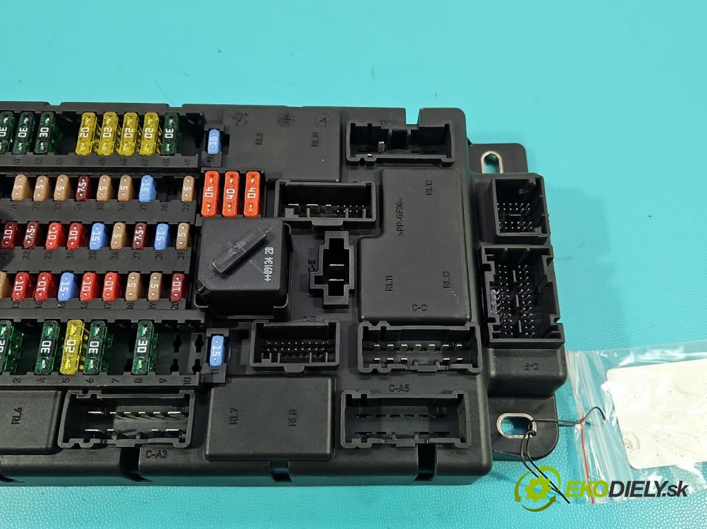 Mini One II 2006-2013 1.4 16V 95 hp manual 70 kW 1397 cm3 3- skříňka pojistková 519398051 (Pojistková skříňka)