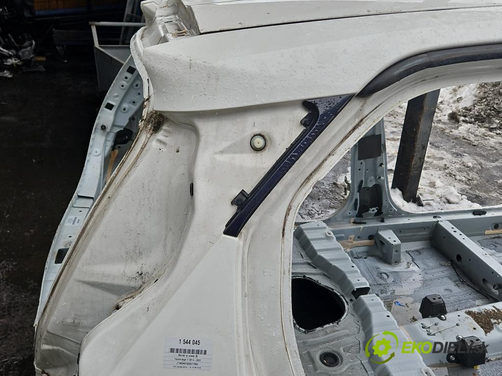 Toyota Aygo II 2014-2022 1.0 vvti 72 HP manual 53 kW 998 cm3 5- blatník zadné pravý