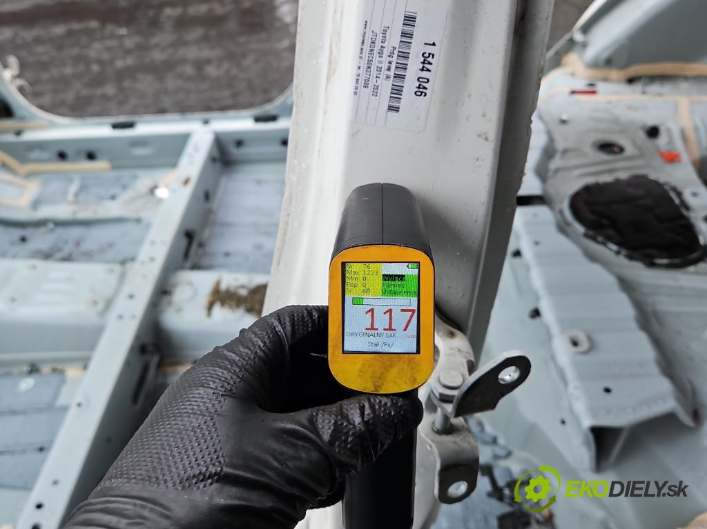 Toyota Aygo II 2014-2022 1.0 vvti 72 hp manual 53 kW 998 cm3 5- práh levý  (Karoserie ostatní)