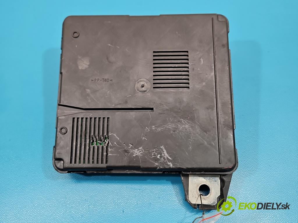 Renault Megane II 2003-2008 1.5 dci 82 HP manual 60 kW 1461 cm3 5- riadiaca jednotka ostatné 8200306033A