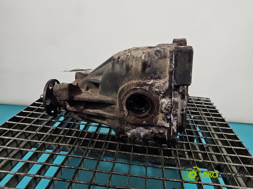 Hyundai Santa Fe 2000-2006 2.4 16V 150 HP manual 110 kW 2400 cm3 5- Most: zadní: