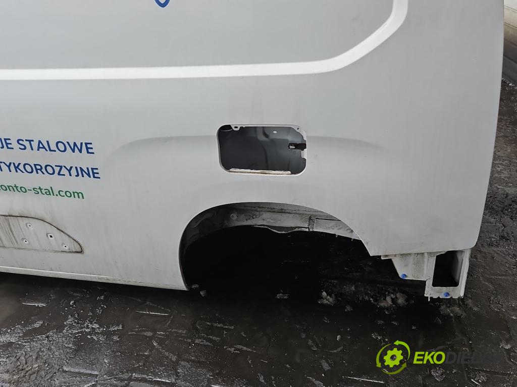 Toyota Proace City 1.5 D4D 131 hp automatic 96 kW 1499 cm3 5- blatnik zadní levý