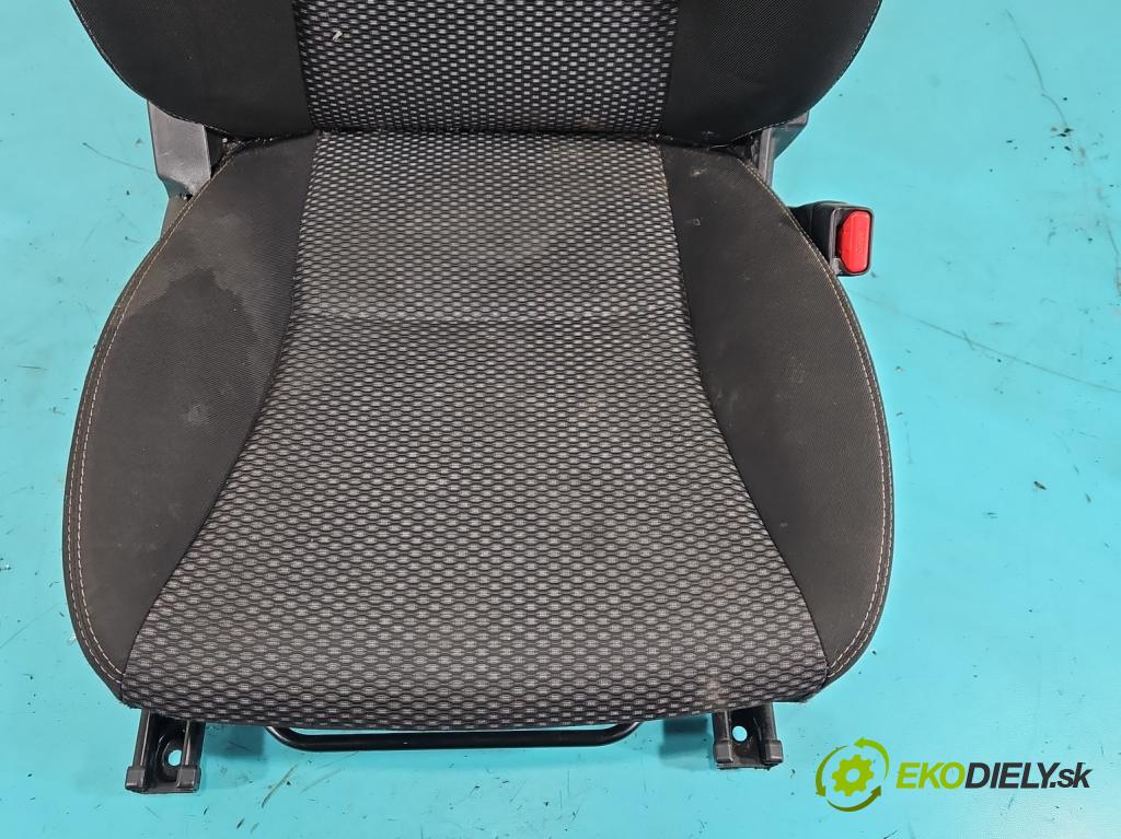Suzuki Vitara II 2015- 1.6 16V 120 HP manual 88 kW 1586 cm3 5- Sedačka pravý (Sedadlo)