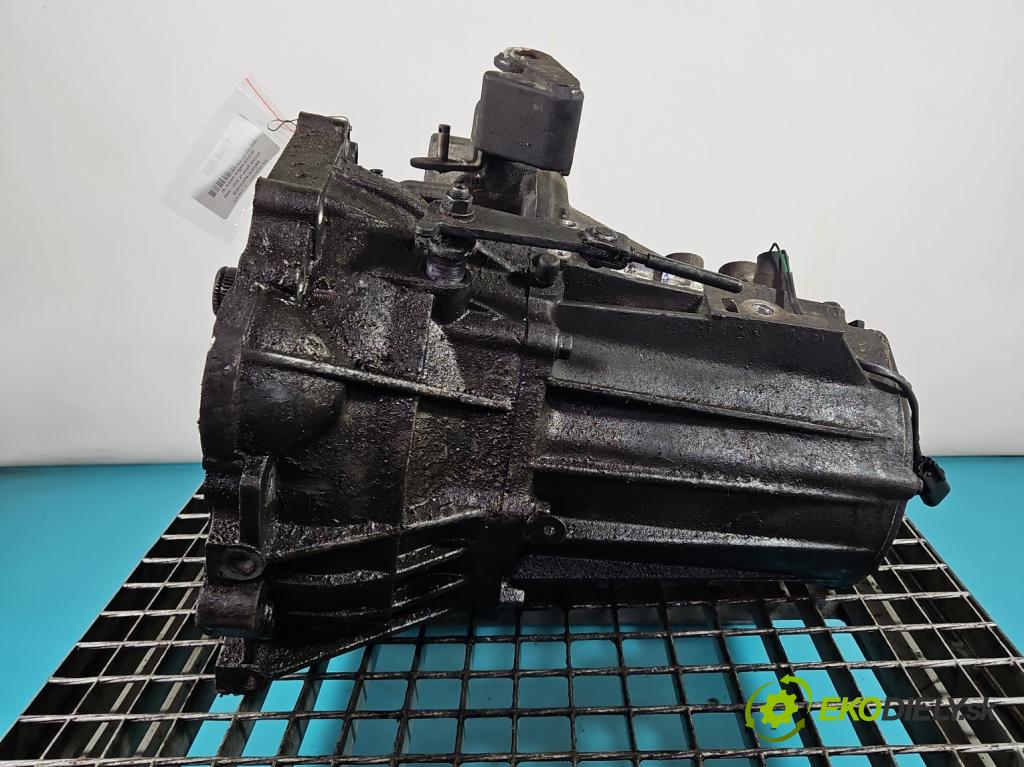 Hyundai Santa Fe 2000-2006 2.4 16V 150 HP manual 110 kW 2400 cm3 5- prevodovka stupeň,rýchlosť manual