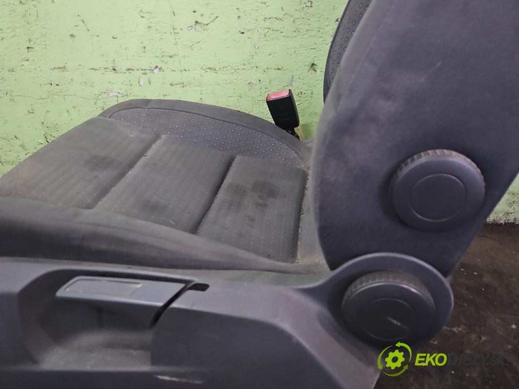 Vw Touran I 2003-2015 1.9 tdi 105 HP manual 77 kW 1896 cm3 5- Sedačka ľavý  (Sedadlo)
