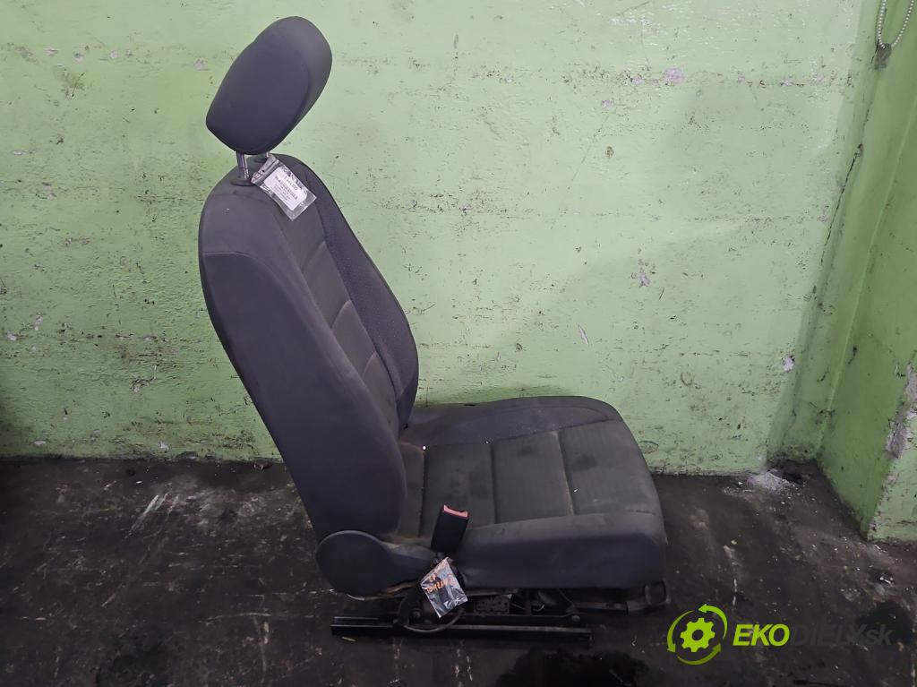 Vw Touran I 2003-2015 1.9 tdi 105 HP manual 77 kW 1896 cm3 5- Sedačka ľavý  (Sedadlo)