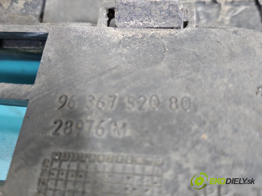 Citroen C5 I 2001-2008 2.0 hdi 109 HP manual 80 kW 1997 cm3 5- nárazník predné  (Kľučka dverí ostatné)