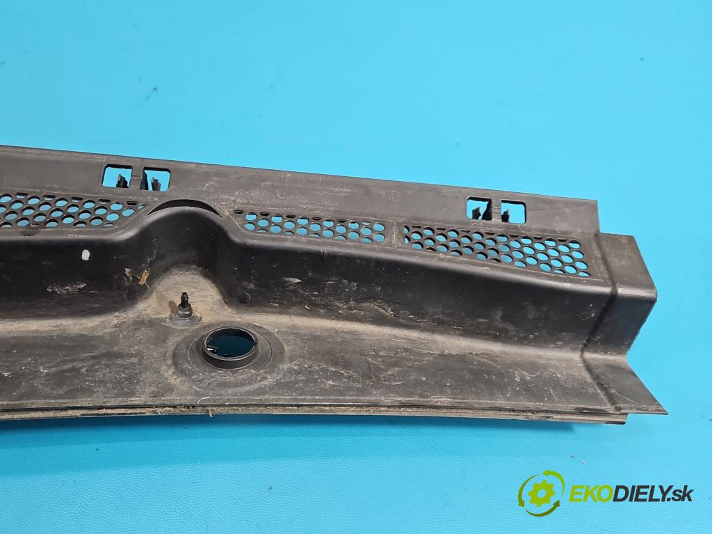 Toyota Proace City 1.5 D4D 131 hp automatic 96 kW 1499 cm3 5- torpédo 9816567880G (Plast pod čelním sklem)