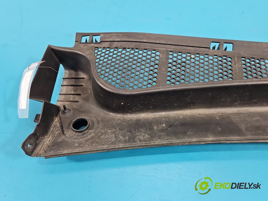 Toyota Proace City 1.5 D4D 131 hp automatic 96 kW 1499 cm3 5- torpédo 9816567880G (Plast pod čelním sklem)