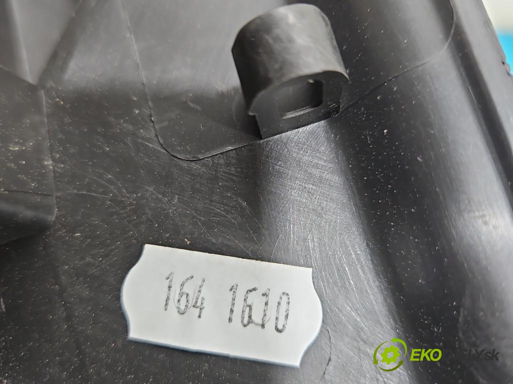 Opel Grandland 2017–2024 1.2 T 131 hp automatic 96 kW 1199 cm3 5- Tapacír: kufra: pravé 9842092180