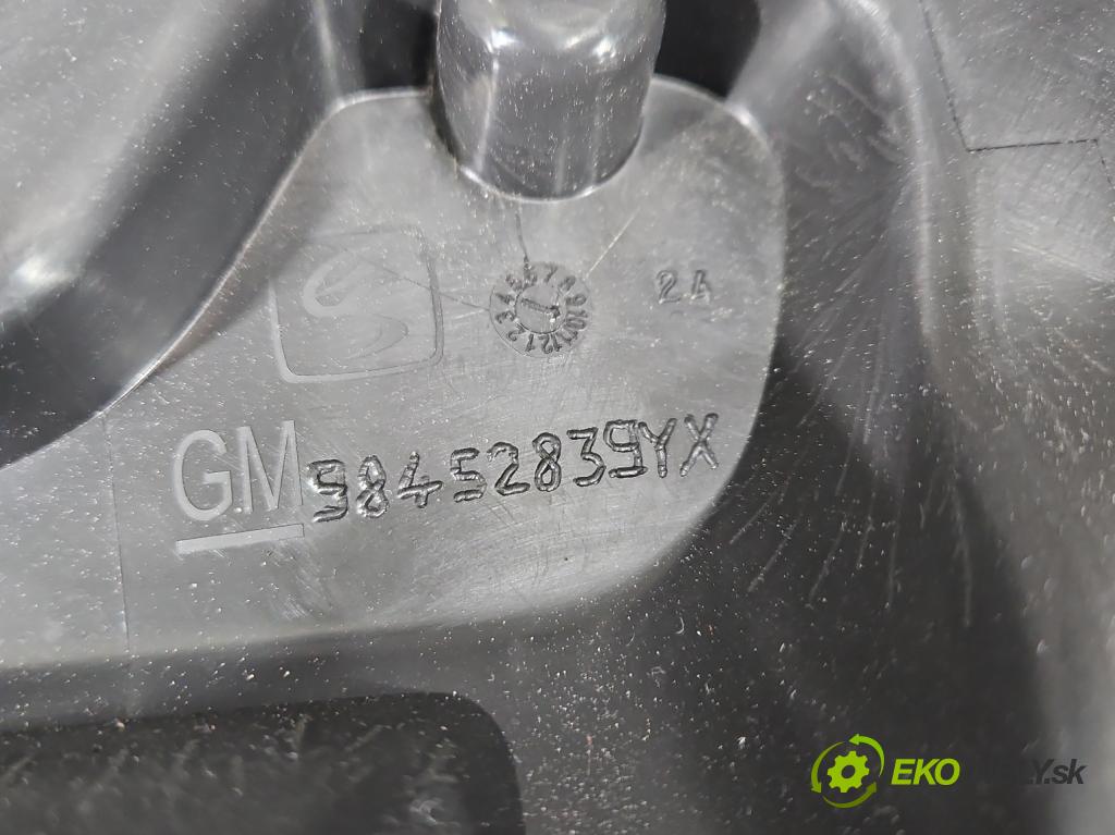 Opel Grandland 2017–2024 1.2 T 131 hp automatic 96 kW 1199 cm3 5- Tapacír: kufra: pravé 9842092180