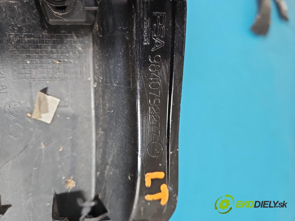 Opel Grandland 2017–2024 1.2 T 131 hp automatic 96 kW 1199 cm3 5- lišta blatník: zadní levé 9840792277