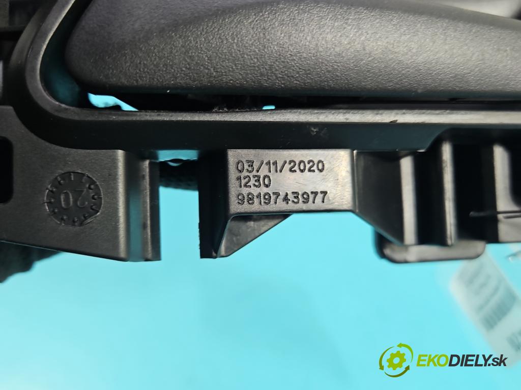 Toyota Proace City 1.5 D4D 131 HP automatic 96 kW 1499 cm3 5- rukoväť uvnitř: predné ľavé 9819743977