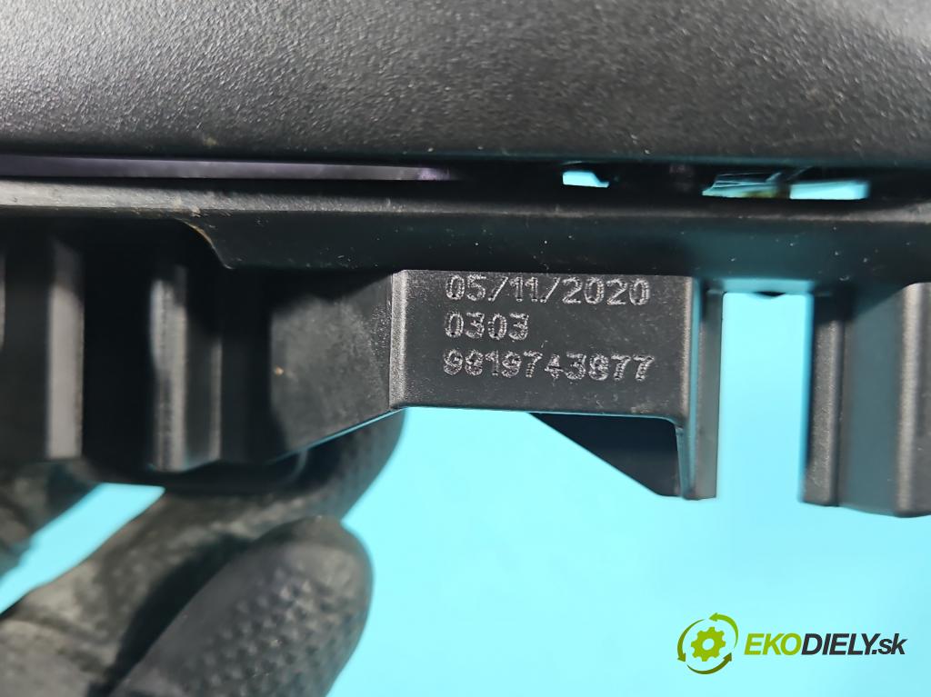 Toyota Proace City 1.5 D4D 131 HP automatic 96 kW 1499 cm3 5- rukoväť uvnitř: predné pravé 9819743977