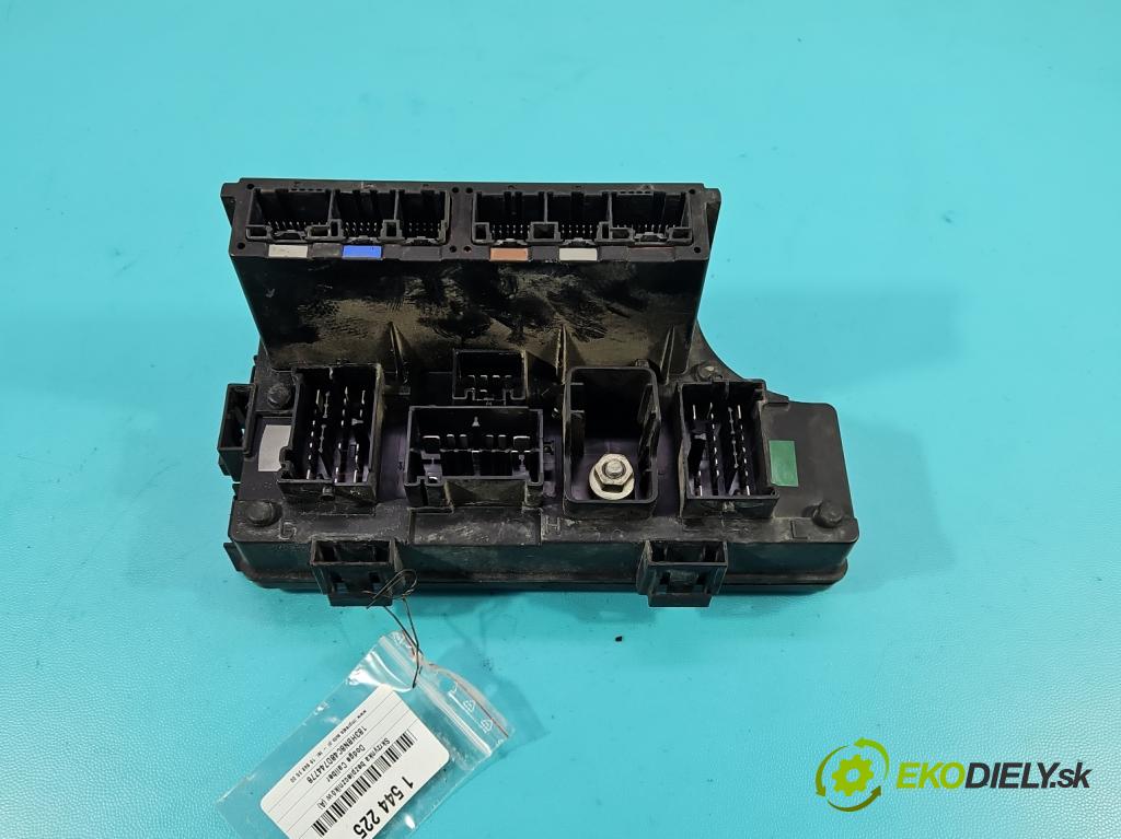 Dodge Caliber 1.8 16V 150 hp manual 110 kW 1799 cm3 5- skříňka pojistková P68028007AC (Pojistková skříňka)