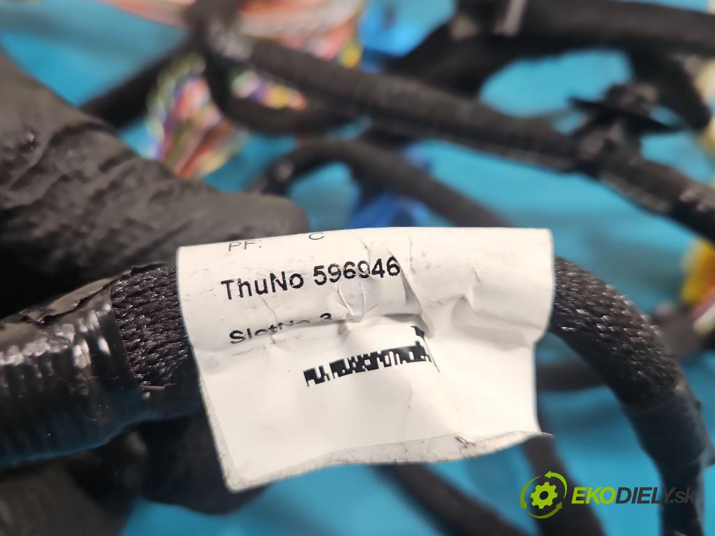 Toyota Proace City 1.5 D4D 131 hp automatic 96 kW 1499 cm3 5- Balíček: desky: přístrojová deska: 9827487280