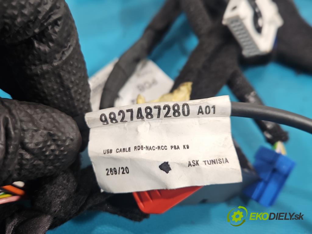 Toyota Proace City 1.5 D4D 131 hp automatic 96 kW 1499 cm3 5- Balíček: desky: přístrojová deska: 9827487280