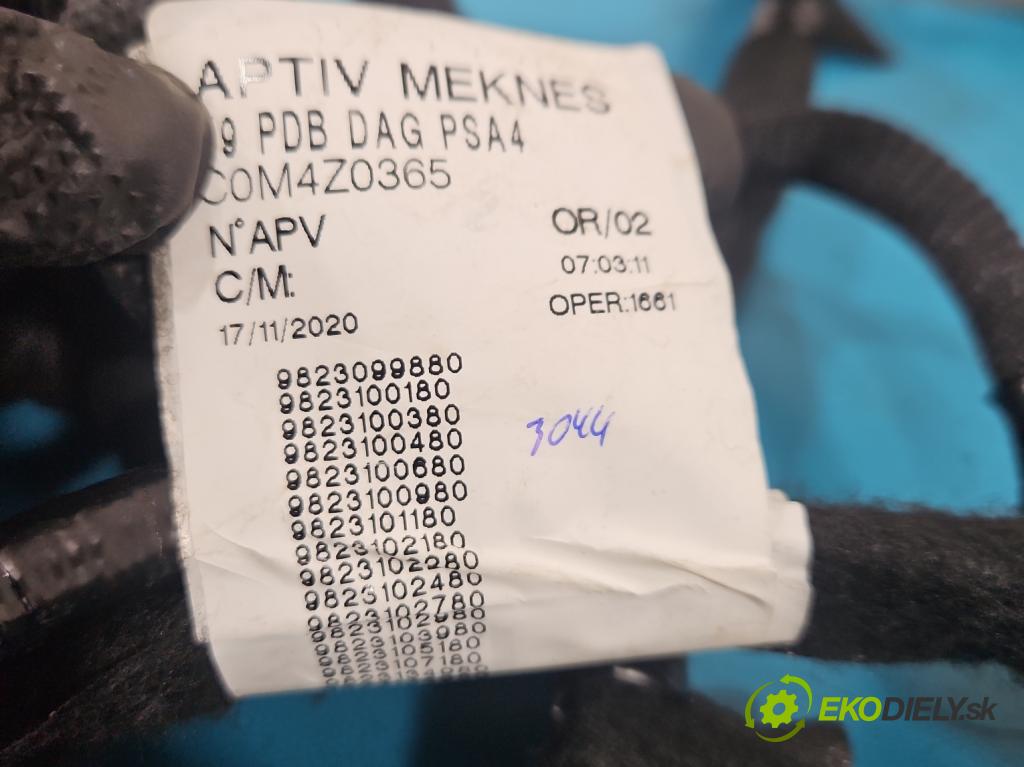 Toyota Proace City 1.5 D4D 131 hp automatic 96 kW 1499 cm3 5- Balíček: desky: přístrojová deska: 9827487280