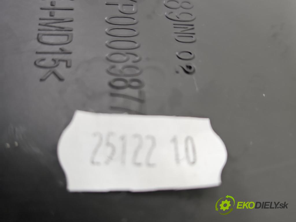 Opel Grandland 2017–2024 1.2 T 131 HP automatic 96 kW 1199 cm3 5- Čalounictví: kufrové dvere