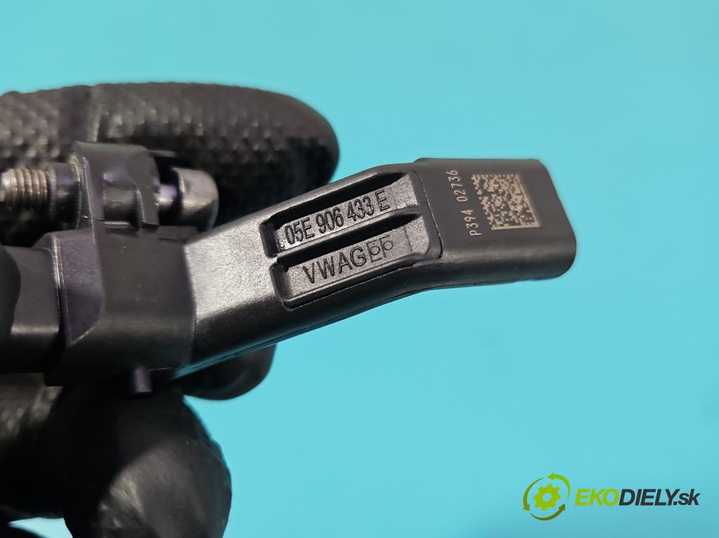 Skoda Kamiq 1.0 TSI 110 HP automatic 81 kW 999 cm3 5- snímač pozícia: hriadele kľukovej 05E906433E (Snímač polohy kľukového hriadeľa)