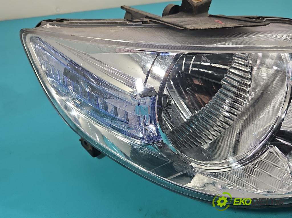 Honda City IV 2002-2008 1.4 83 HP manual 61 kW 1339 cm3 4- Reflektor: pravý  (Svetlo predné pravé)