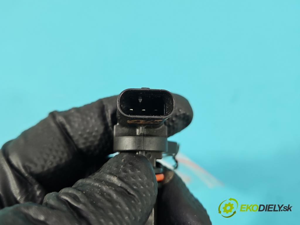 Skoda Kamiq 1.0 TSI 110 HP automatic 81 kW 999 cm3 5- snímač pozícia: válka načasovanie 05E907601G (Snímač polohy kľukového hriadeľa)