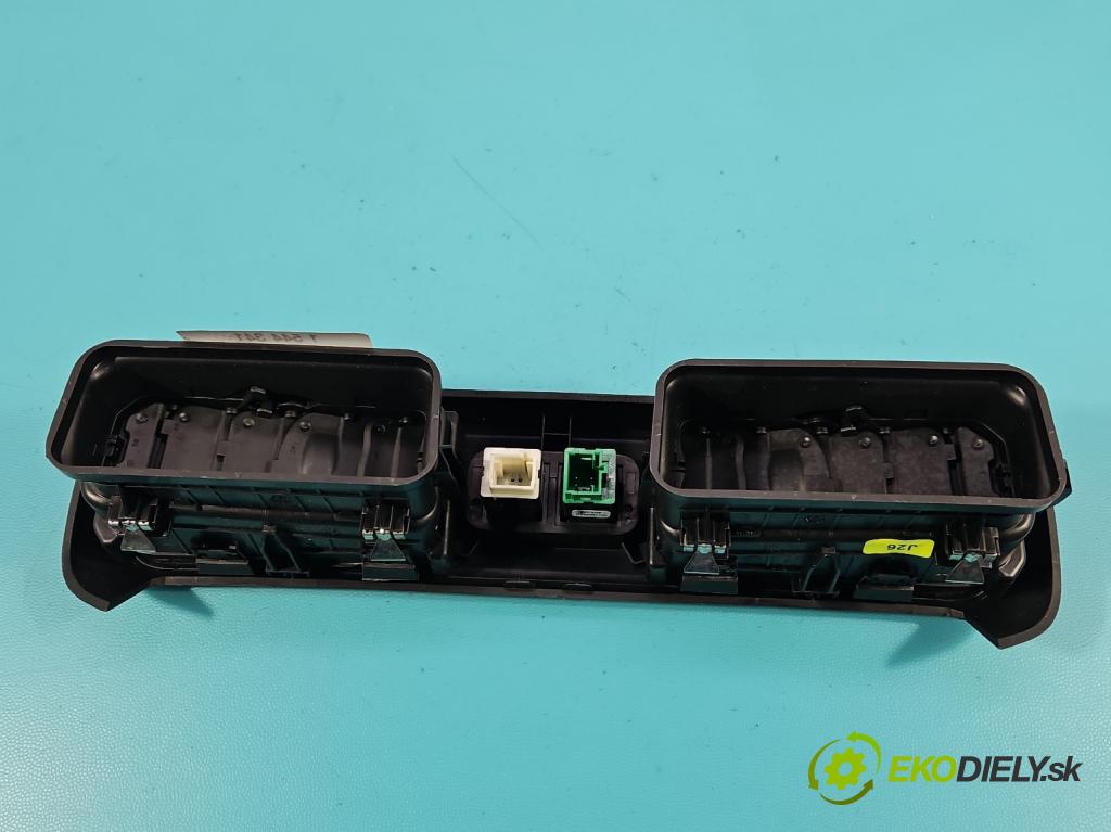 Toyota Proace City 1.5 D4D 131 HP automatic 96 kW 1499 cm3 5- Mřížka: kúrenia stredová  (Mriežka kúrenia (fukár))