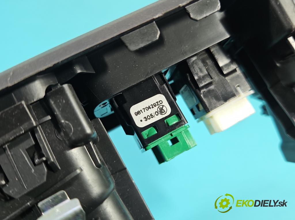 Toyota Proace City 1.5 D4D 131 HP automatic 96 kW 1499 cm3 5- Mřížka: kúrenia stredová  (Mriežka kúrenia (fukár))