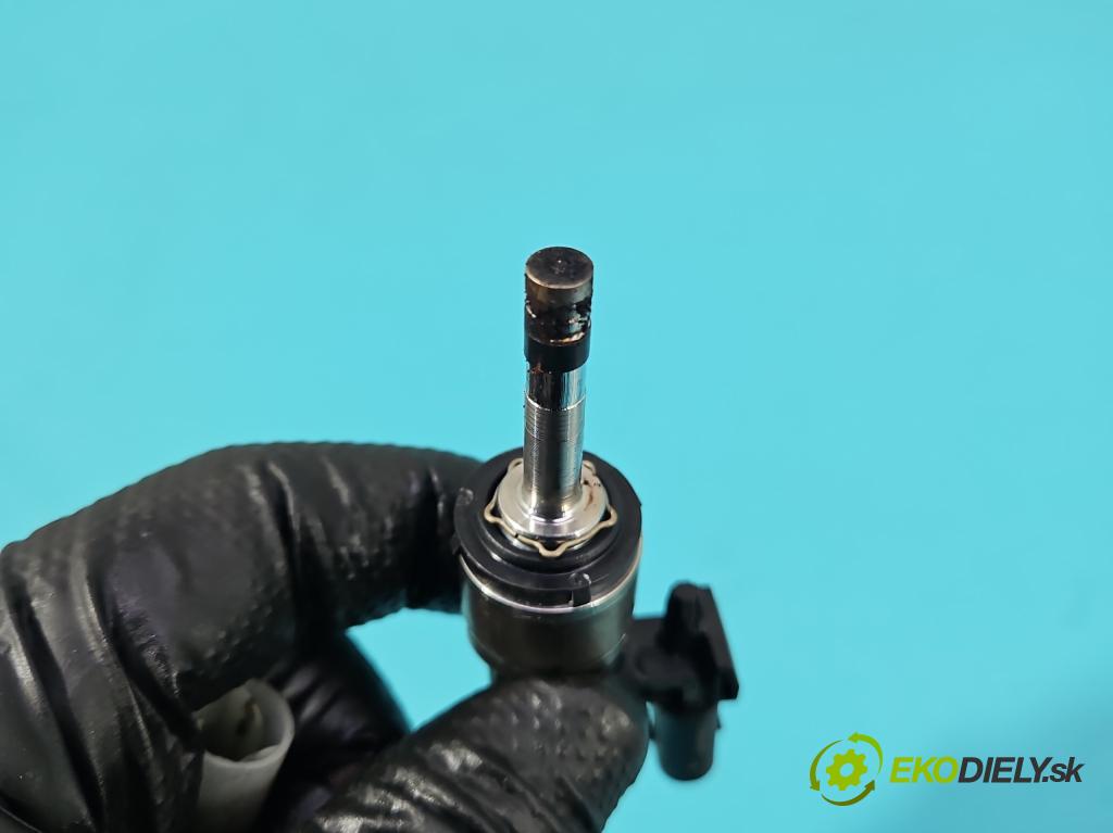 Skoda Kamiq 1.0 TSI 110 HP automatic 81 kW 999 cm3 5- vstrek 0261500443 (Vstrekovač paliva)