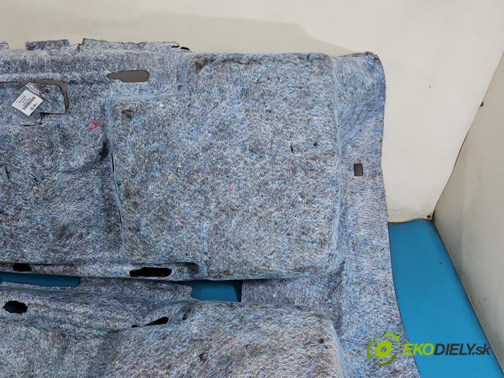 Skoda Kamiq 1.0 TSI 110 hp automatic 81 kW 999 cm3 5- koberec do auta