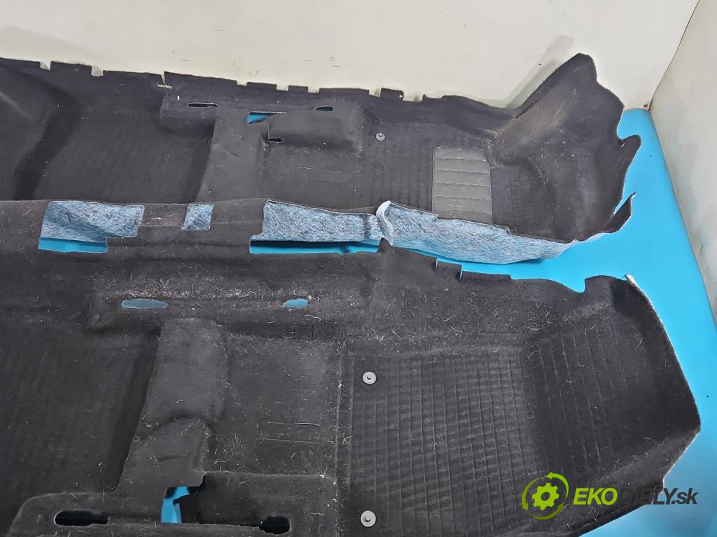 Skoda Kamiq 1.0 TSI 110 hp automatic 81 kW 999 cm3 5- koberec do auta