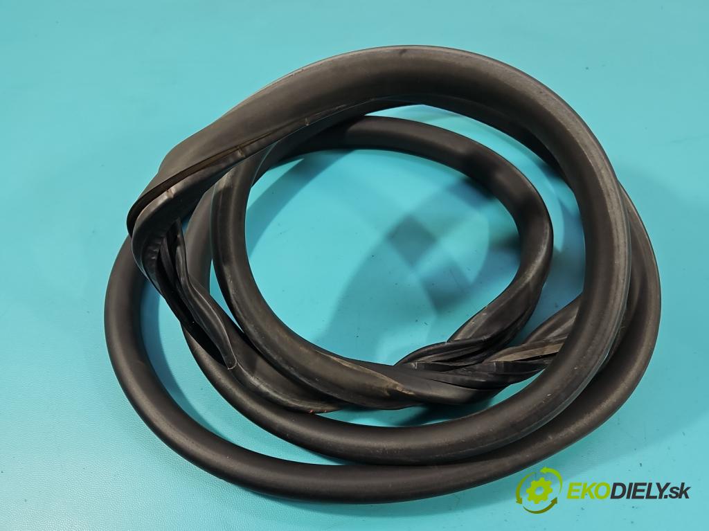 Toyota Proace City 1.5 D4D 131 HP automatic 96 kW 1499 cm3 5- Těsnění: dvere zadné pravé  (Karoséria ostatné)