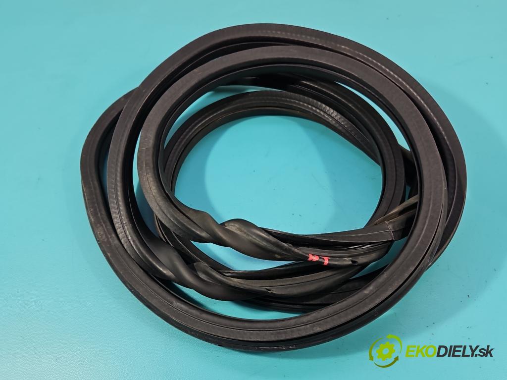 Toyota Proace City 1.5 D4D 131 HP automatic 96 kW 1499 cm3 5- Těsnění: dvere zadné pravé  (Karoséria ostatné)