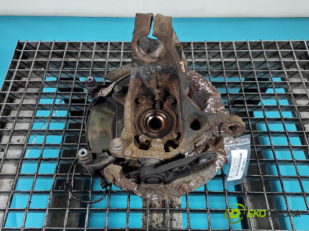 Mini One II 2006-2013 1.4 16V 95 hp manual 70 kW 1397 cm3 3- náboj pravé  (Náboj kola)