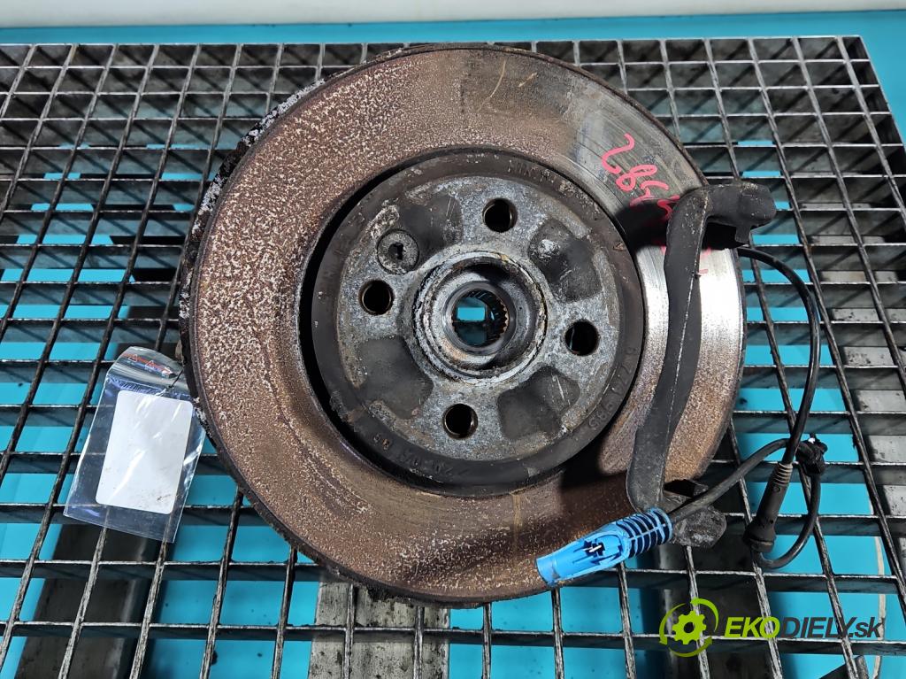 Mini One II 2006-2013 1.4 16V 95 hp manual 70 kW 1397 cm3 3- náboj pravé  (Náboj kola)