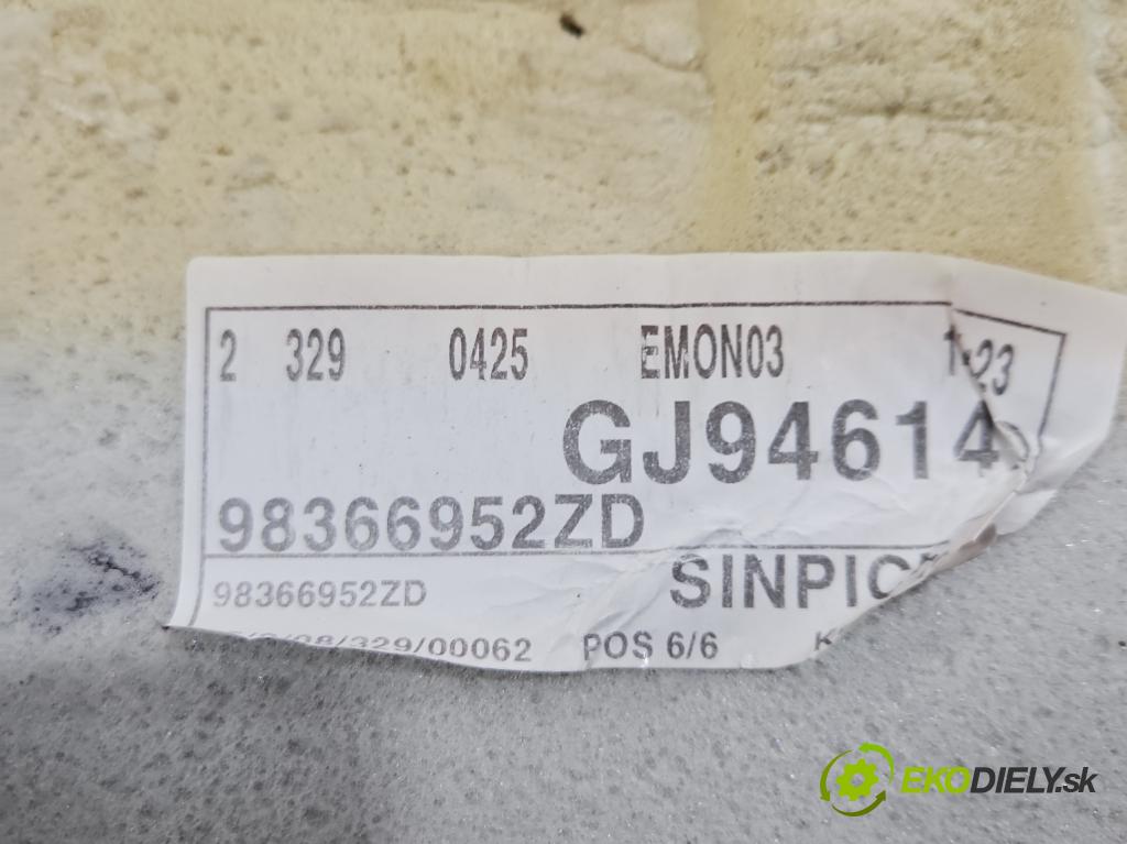 Toyota Proace City 1.5 D4D 131 HP automatic 96 kW 1499 cm3 5- koberec do auta ostatné 98366952ZD