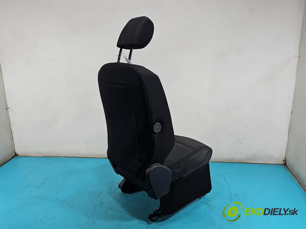 Toyota Proace City 1.5 D4D 131 HP automatic 96 kW 1499 cm3 5- Sedačka ľavý (Sedadlo)